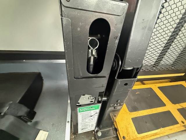 Used 2016 Ford E-350 - photo 26