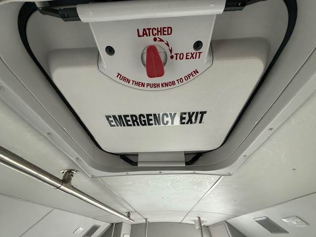 Used 2016 Ford E-350 - photo 32