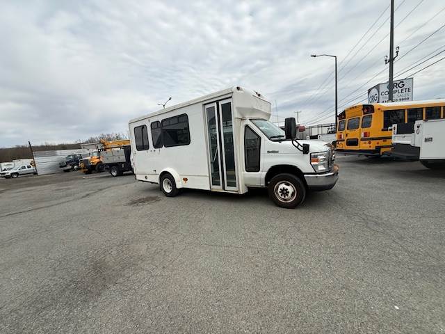 Used 2016 Ford E-350 - photo 8