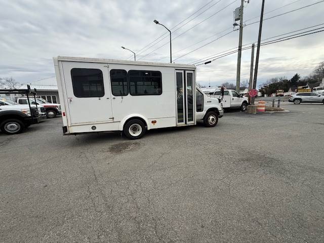 Used 2016 Ford E-350 - photo 10