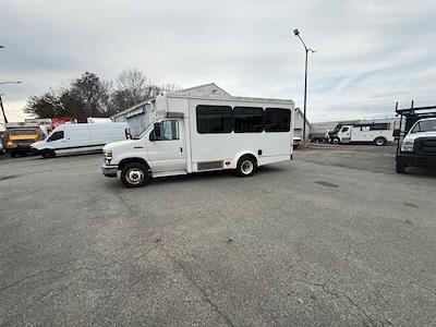 Used 2016 Ford E-350 - photo 1