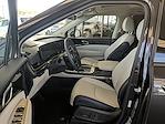 2025 Kia Carnival FWD Minivan for sale #L5X2037A - photo 11