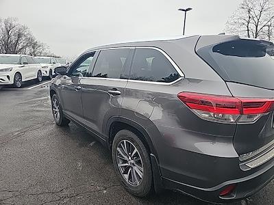 Used 2019 Toyota Highlander - photo 1