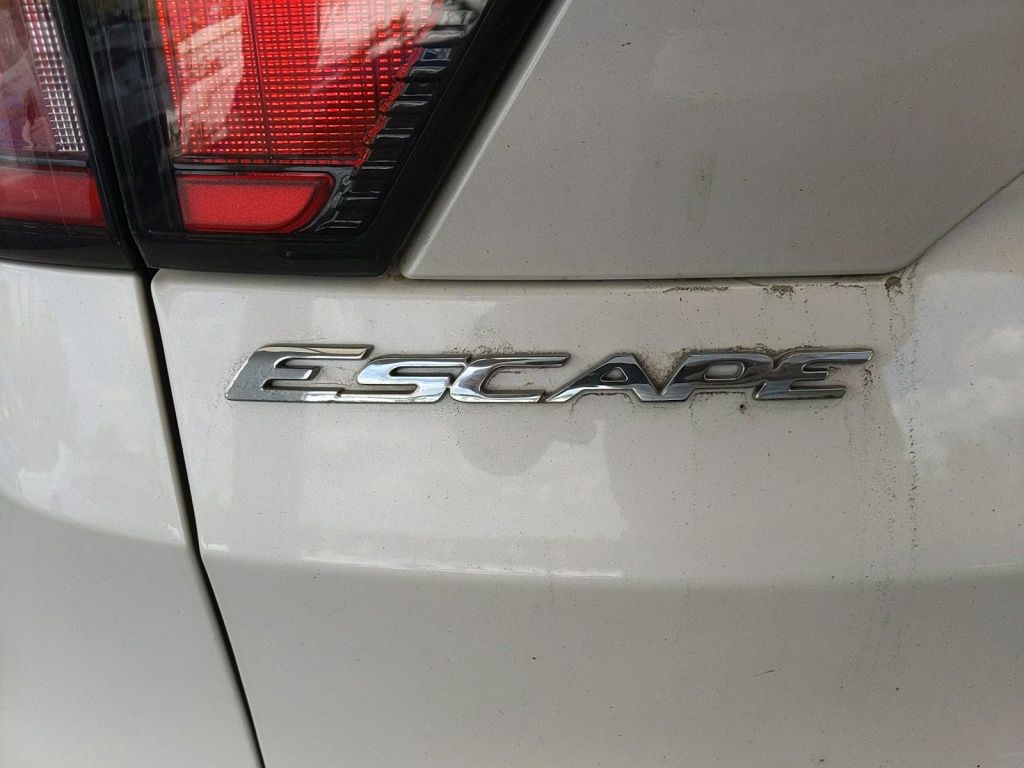 Used 2017 Ford Escape - photo 8