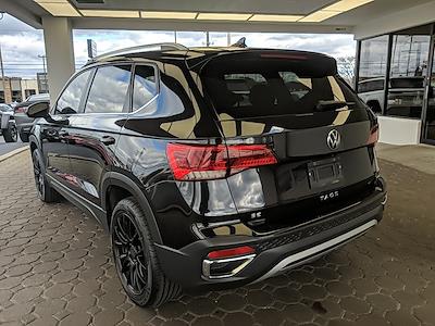 Used 2022 Volkswagen Taos SE for sale #S5B3483A - photo 2