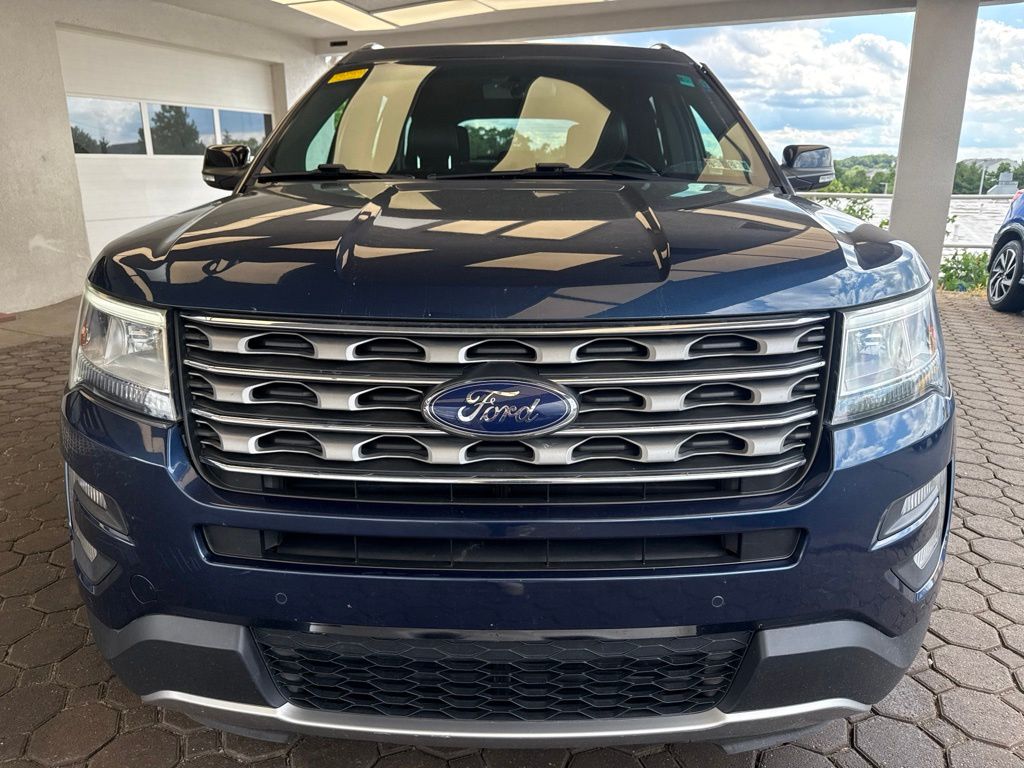 Used 2016 Ford Explorer - photo 2