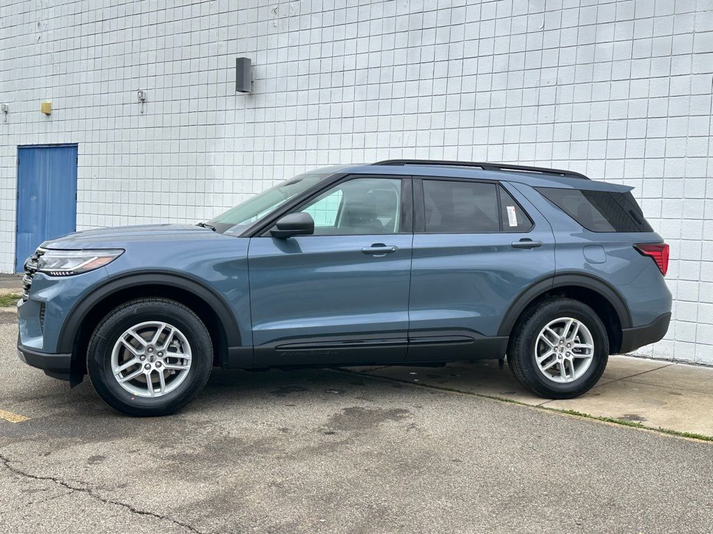 New 2026 Ford Explorer - photo 2