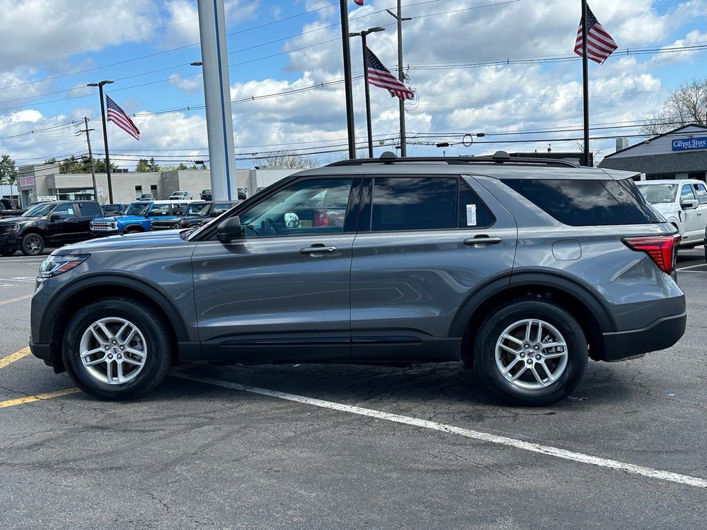 New 2026 Ford Explorer - photo 2