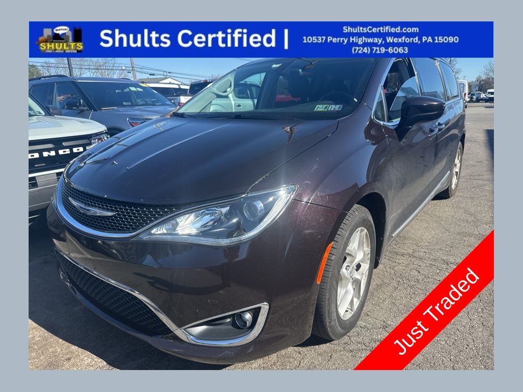Used 2018 Chrysler Pacifica - photo 1