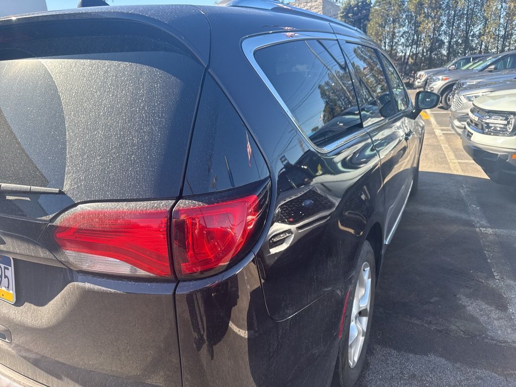 Used 2018 Chrysler Pacifica - photo 7