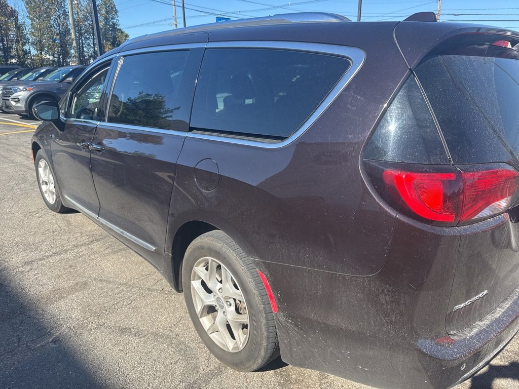Used 2018 Chrysler Pacifica - photo 9