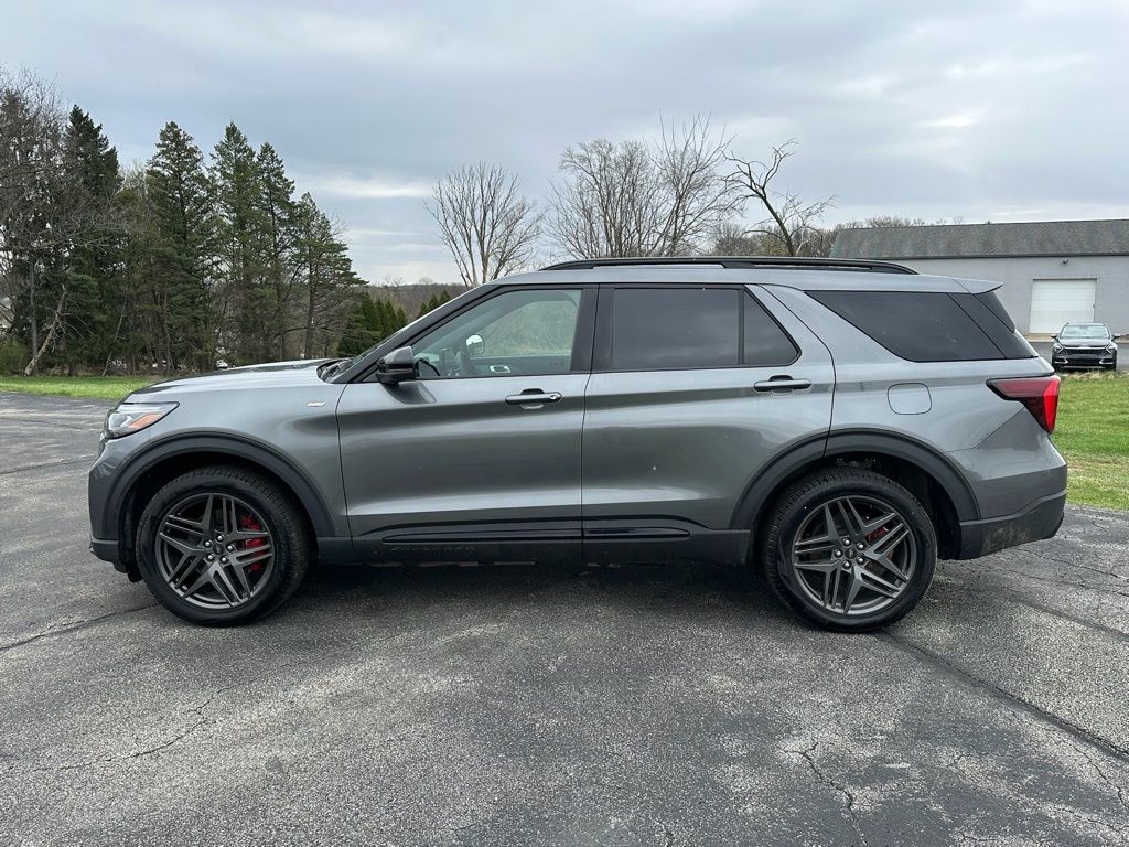 New 2026 Ford Explorer - photo 2
