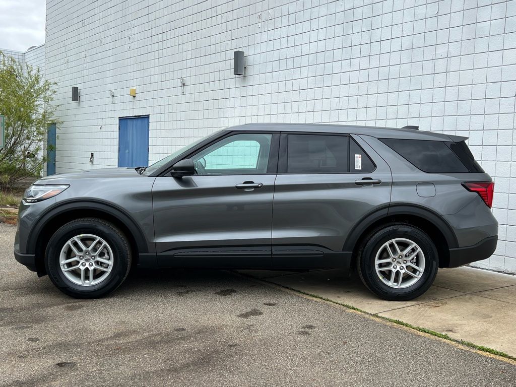 New 2026 Ford Explorer - photo 2