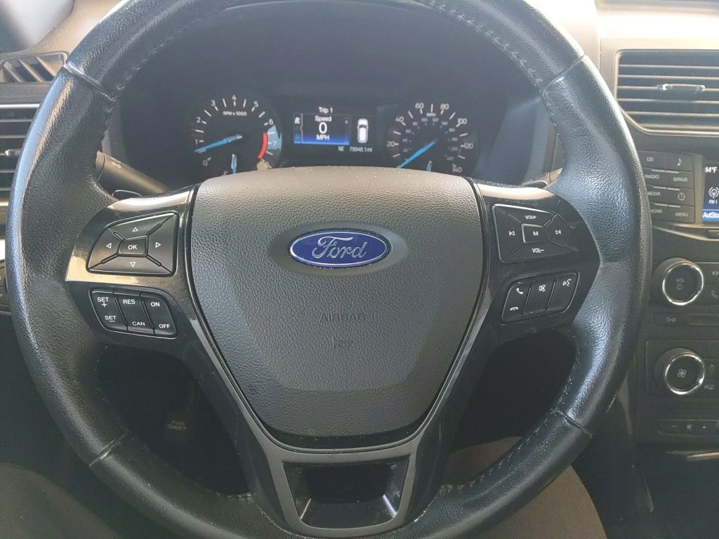 Used 2016 Ford Explorer - photo 2