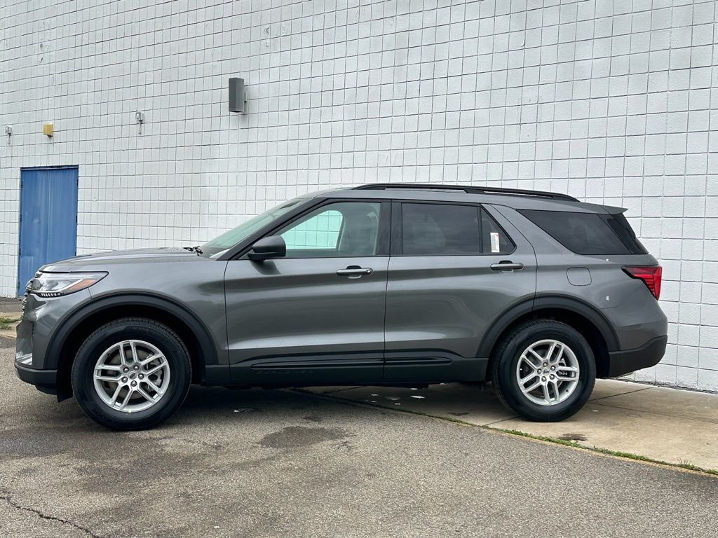 New 2026 Ford Explorer - photo 2