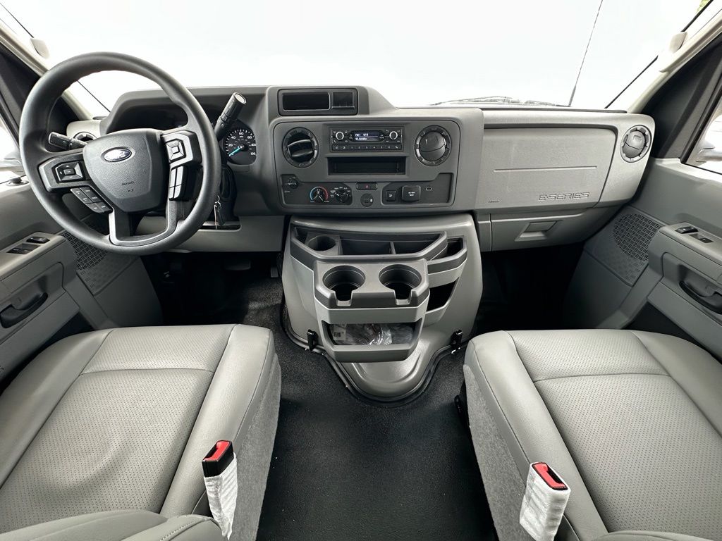 New 2027 Ford E-450 - photo 18
