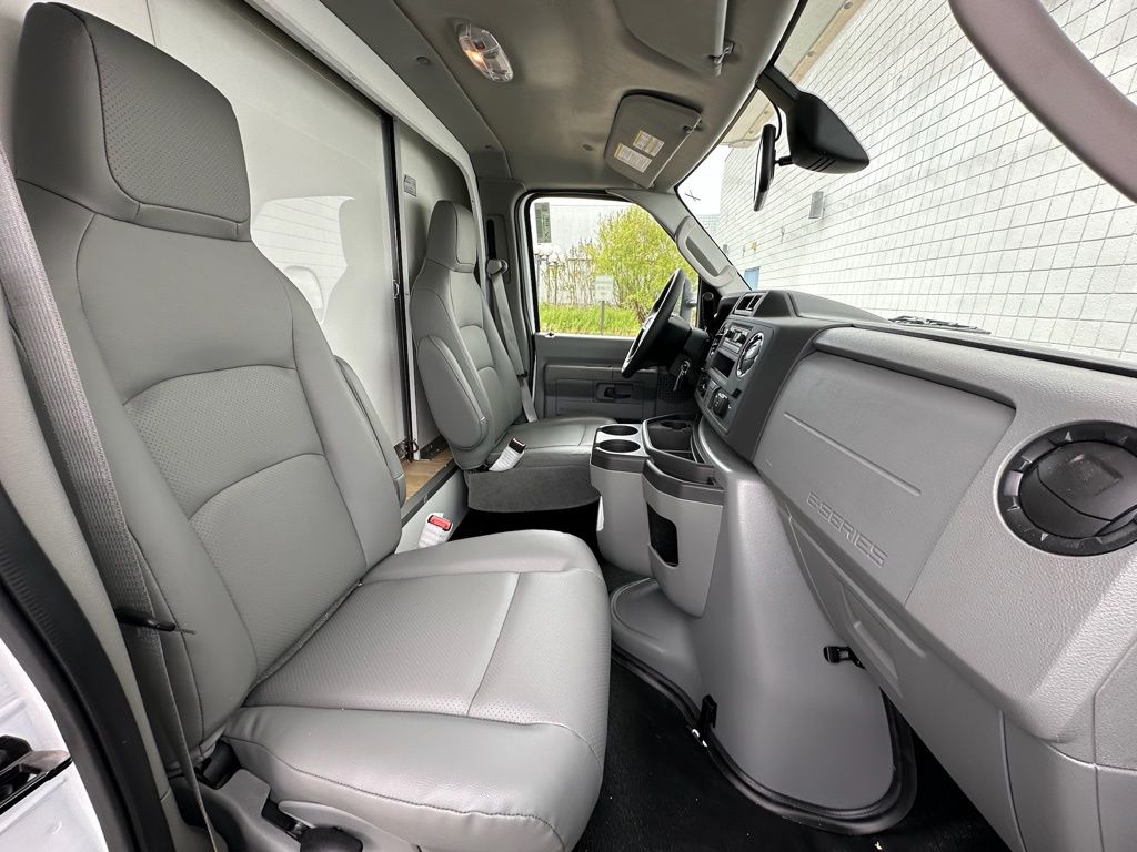 New 2027 Ford E-450 - photo 20