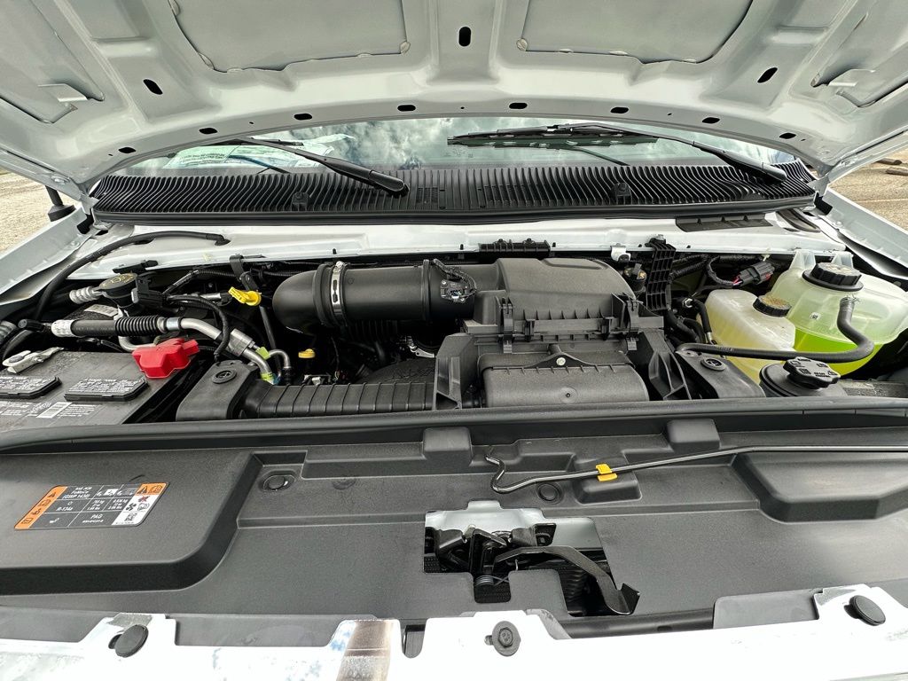 New 2027 Ford E-450 - photo 25