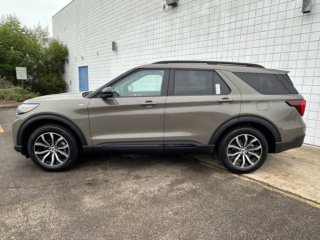 New 2027 Ford Explorer - photo 2