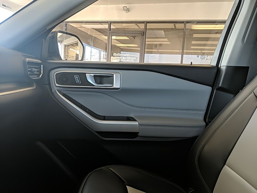 Used 2024 Ford Explorer - photo 27