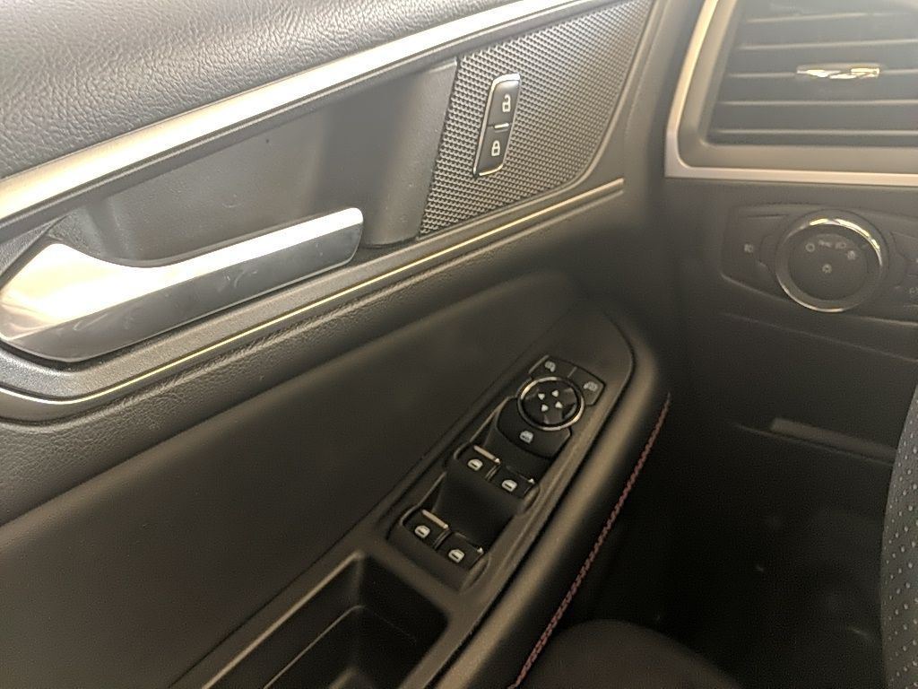 Used 2022 Ford Edge - photo 29