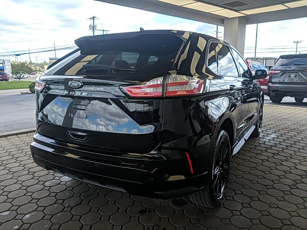 Used 2022 Ford Edge - photo 5