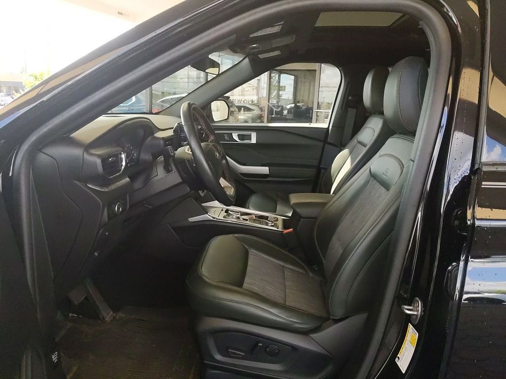 Used 2023 Ford Explorer - photo 16