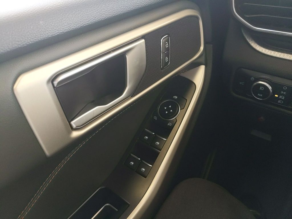Used 2023 Ford Explorer - photo 18