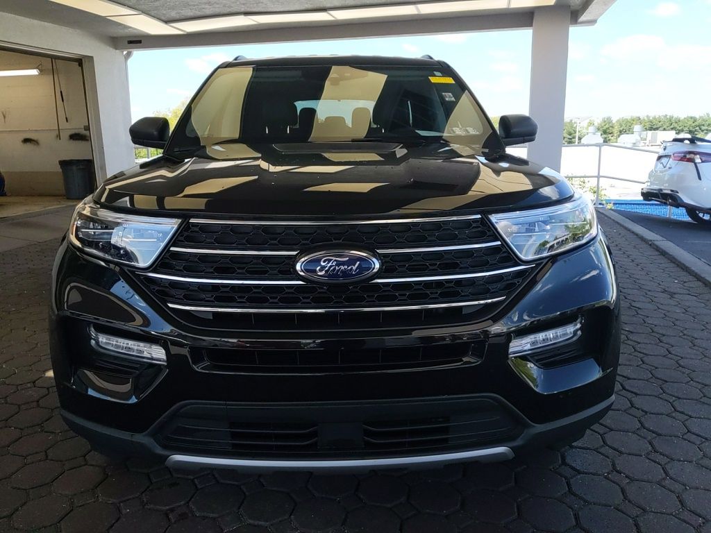 Used 2023 Ford Explorer - photo 2