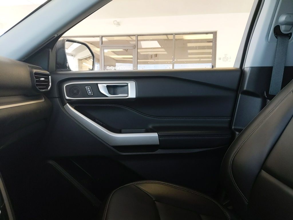 Used 2023 Ford Explorer - photo 6
