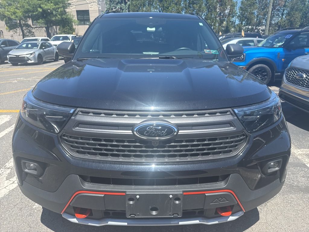 Used 2022 Ford Explorer - photo 2