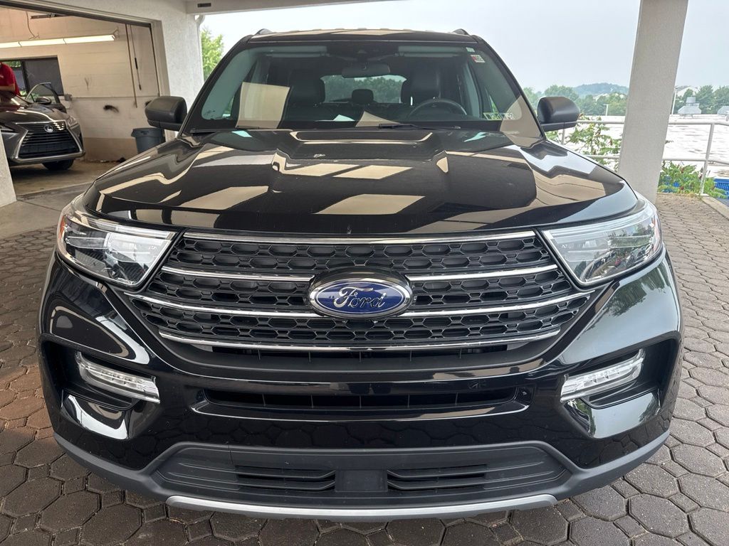 Used 2023 Ford Explorer - photo 2