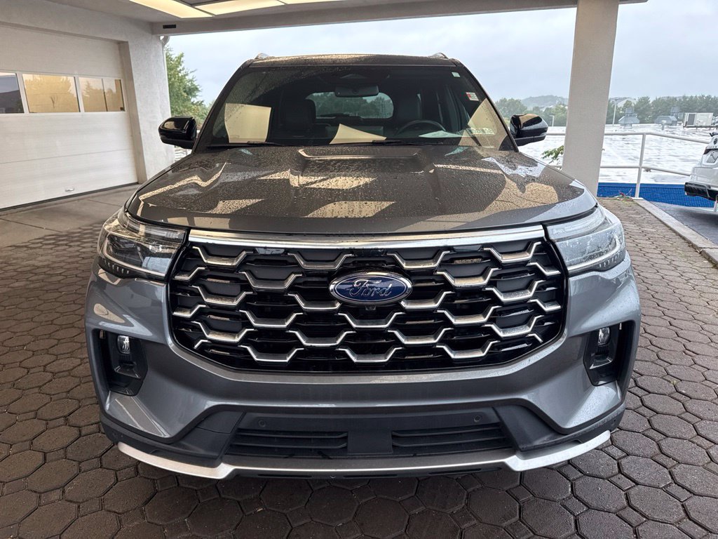 Used 2025 Ford Explorer - photo 2