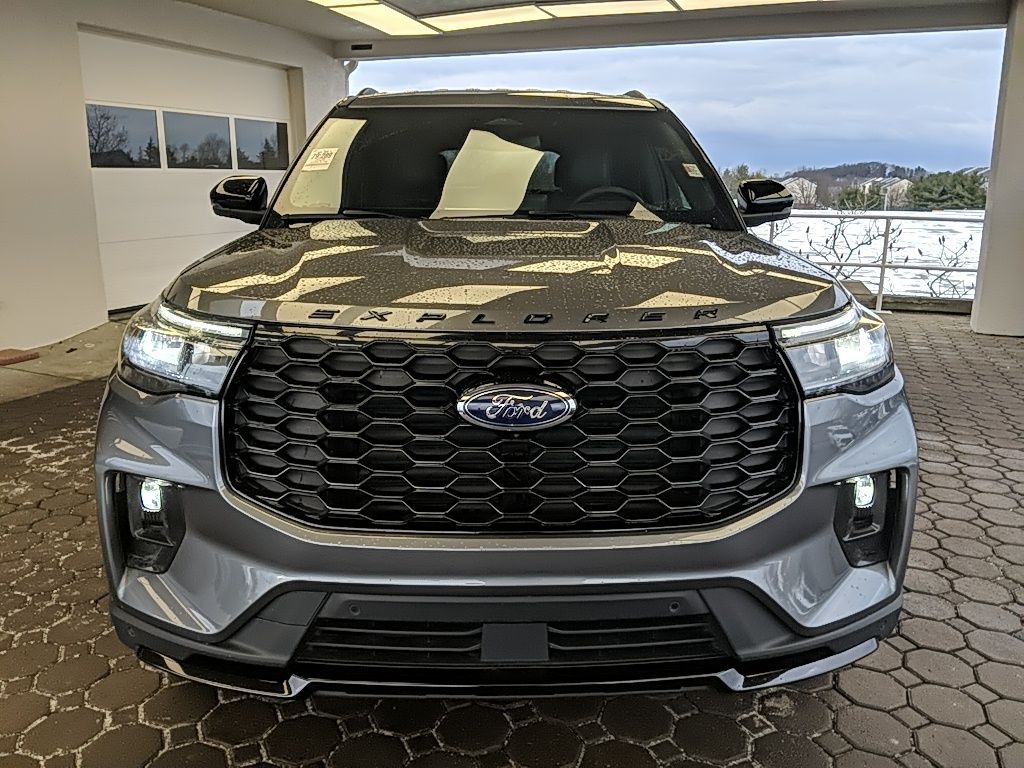 Used 2025 Ford Explorer - photo 5