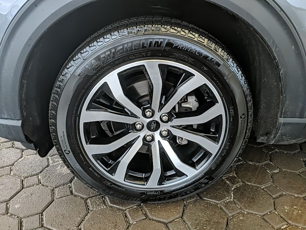 Used 2025 Ford Explorer - photo 11