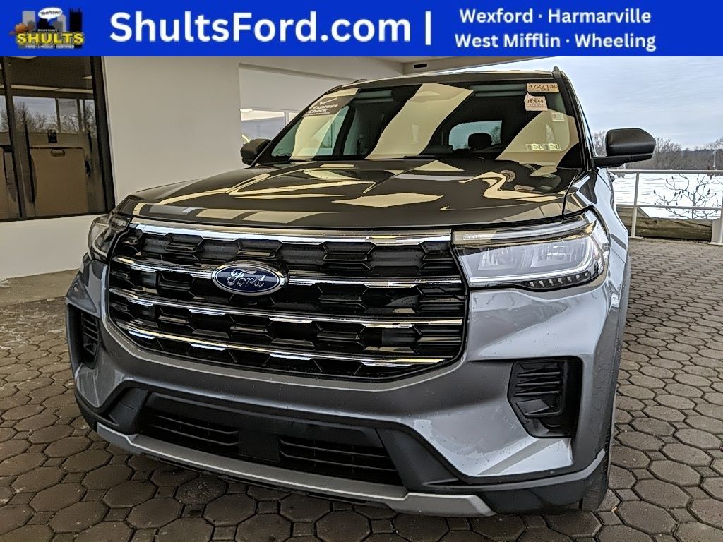 Used 2025 Ford Explorer - photo 1