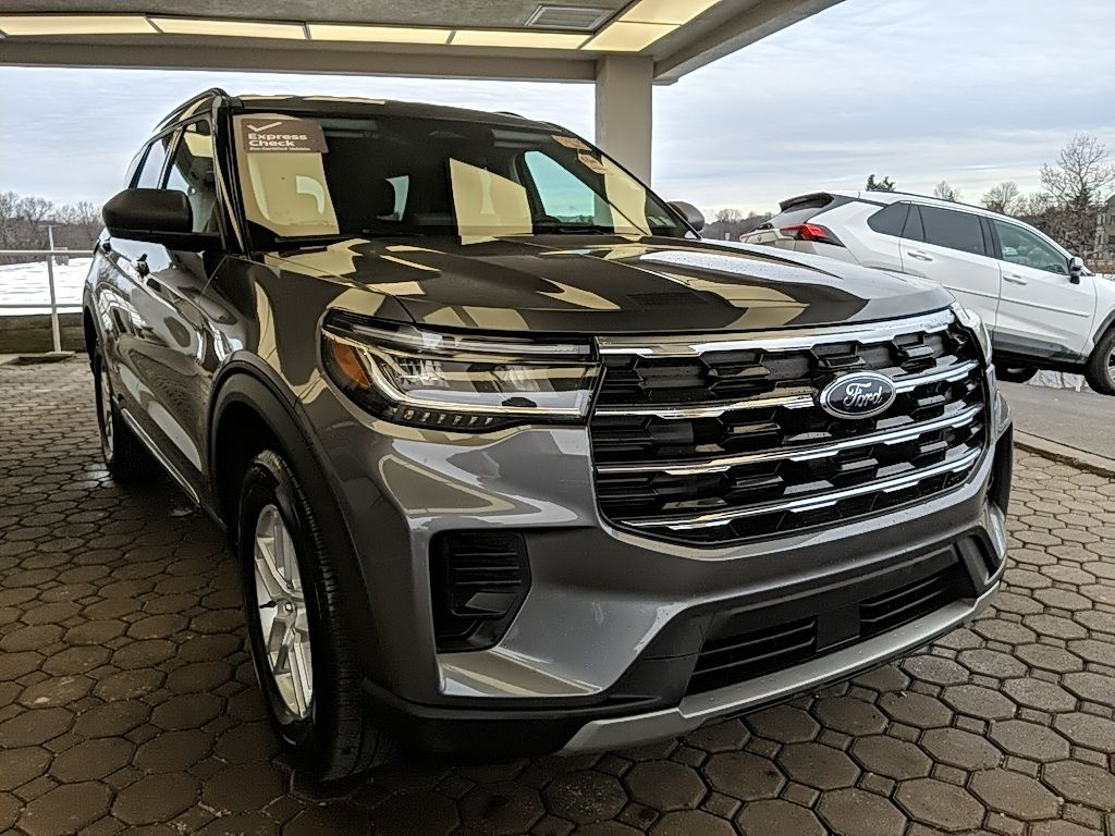 Used 2025 Ford Explorer - photo 6