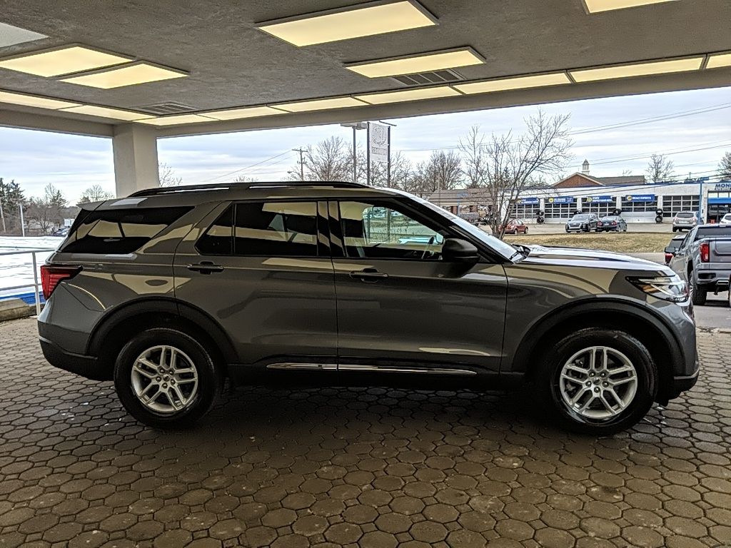 Used 2025 Ford Explorer - photo 7