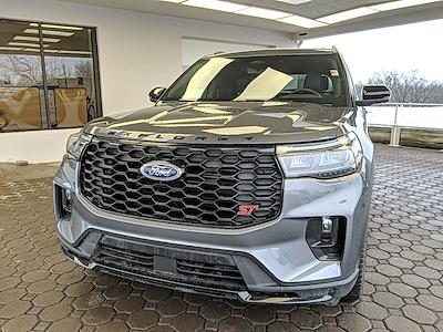 Used 2025 Ford Explorer - photo 1