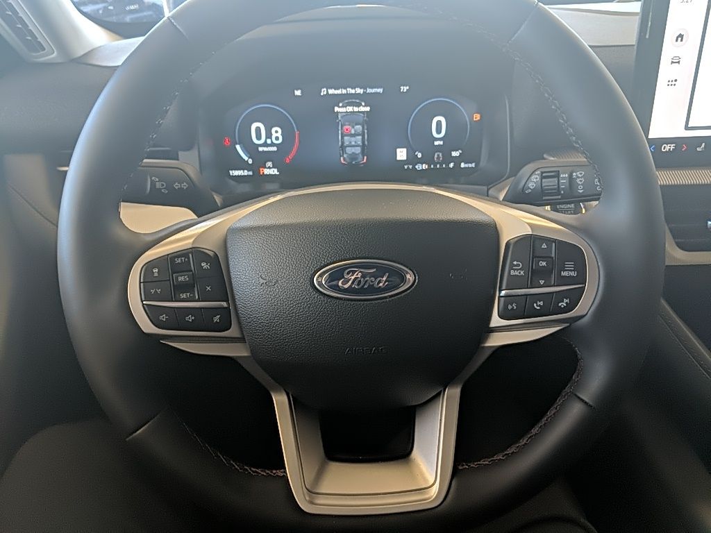 Used 2025 Ford Explorer - photo 18