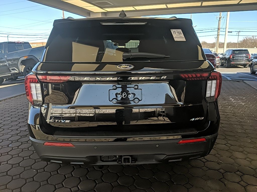 Used 2025 Ford Explorer - photo 5