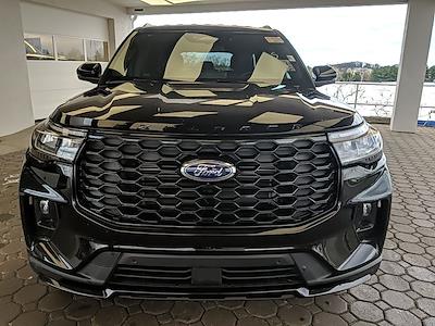 Used 2025 Ford Explorer - photo 2
