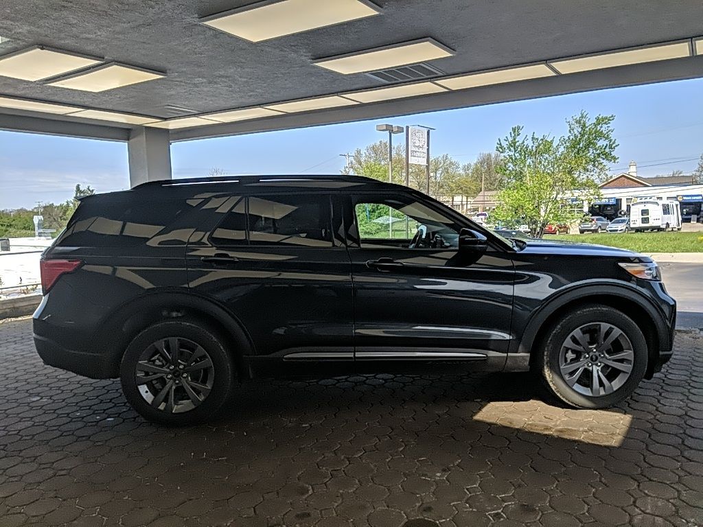 Used 2023 Ford Explorer - photo 8