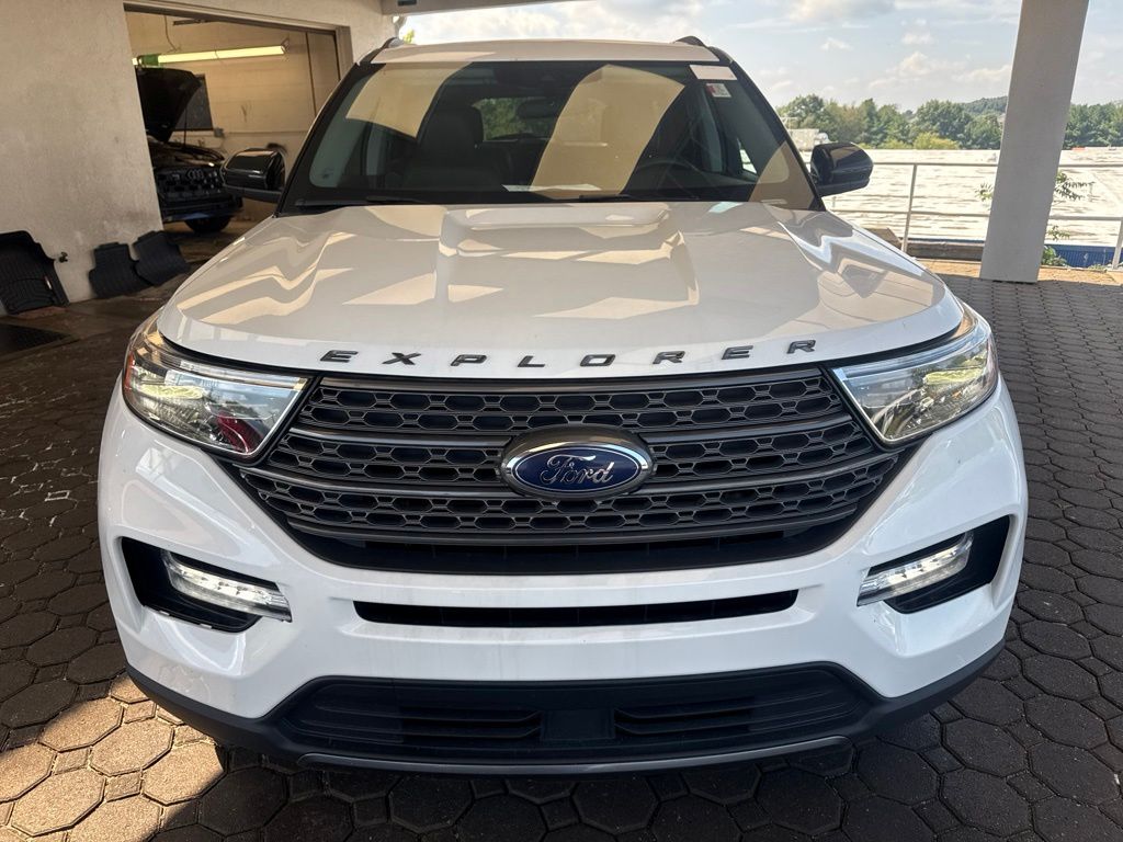 Used 2024 Ford Explorer - photo 2