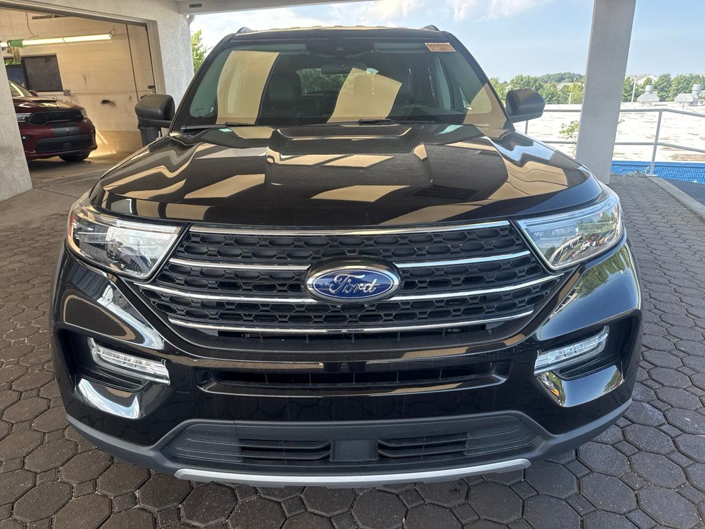 Used 2024 Ford Explorer - photo 2