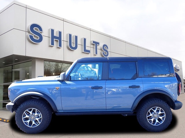 Used 2025 Ford Bronco - photo 2