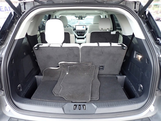 Used 2025 Ford Explorer - photo 11