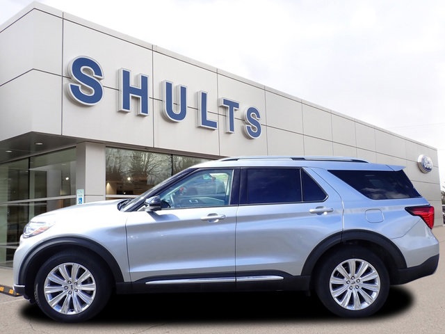 Used 2025 Ford Explorer - photo 2