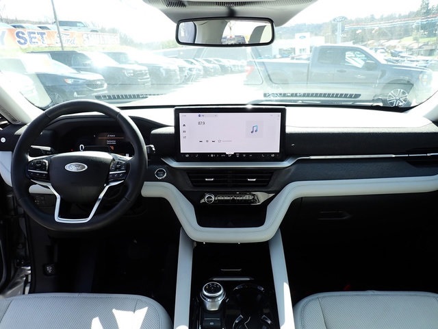 Used 2025 Ford Explorer - photo 23