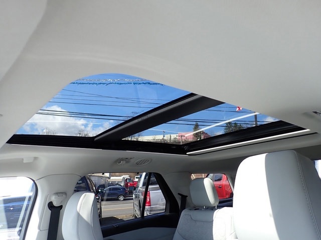 Used 2025 Ford Explorer - photo 27